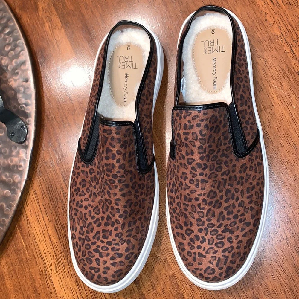 TIME AND TRU LEOPARD ANIMAL PRINT MULE SNEAKER SIZE 9